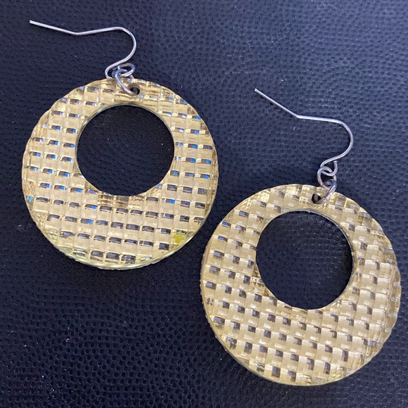 Set of 2 Acrylic Boho Dangling pierced Earrings - Picture 6 of 12